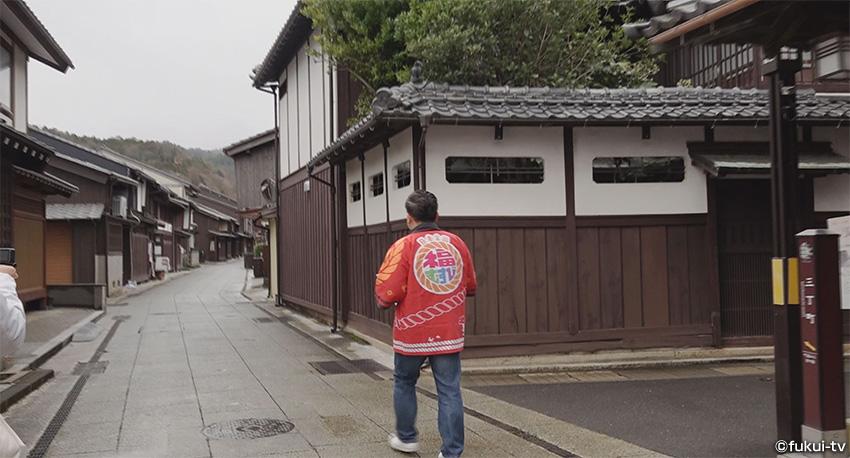 むすび散歩 半径300mの旅 古きを訪ねて新しきを楽しむ?