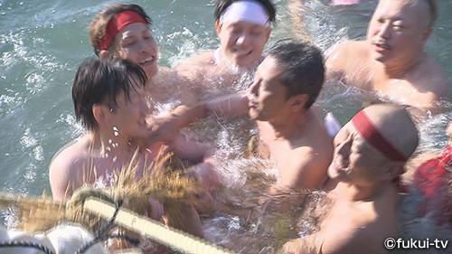 「水中綱引き」の舞台裏に密着！