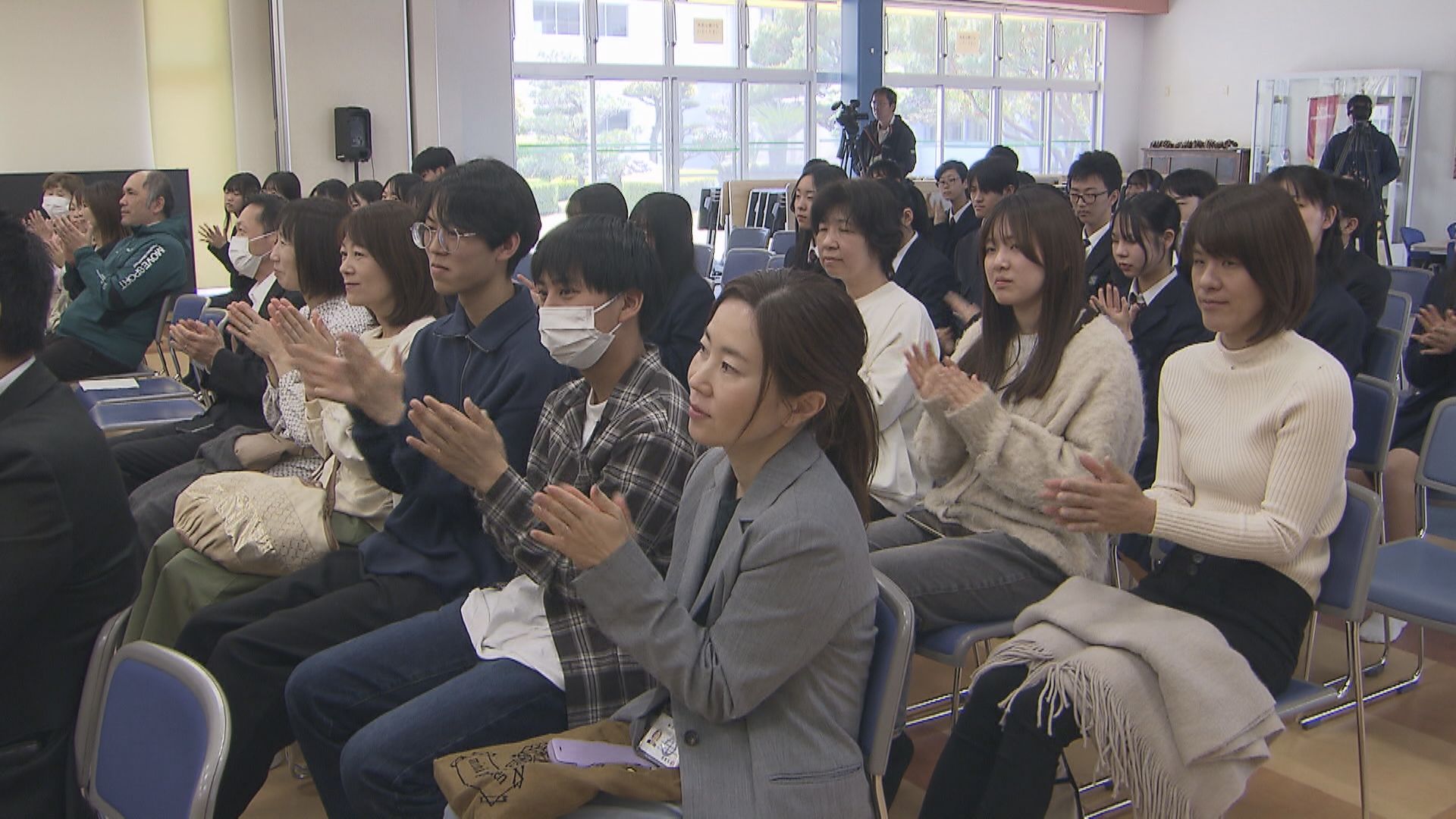 上映後、会場は大きな拍手