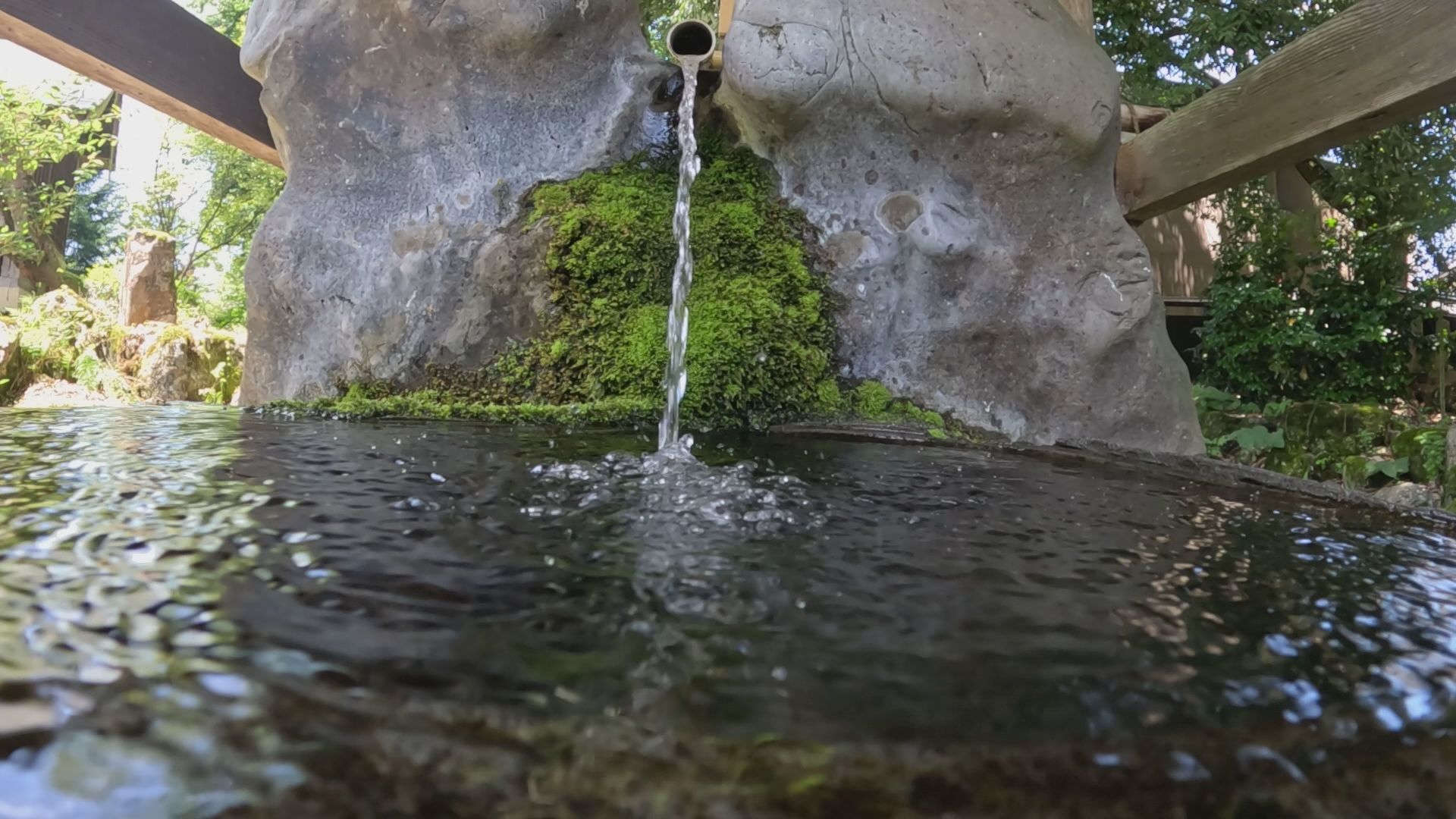 目の病に効くとされる御霊泉