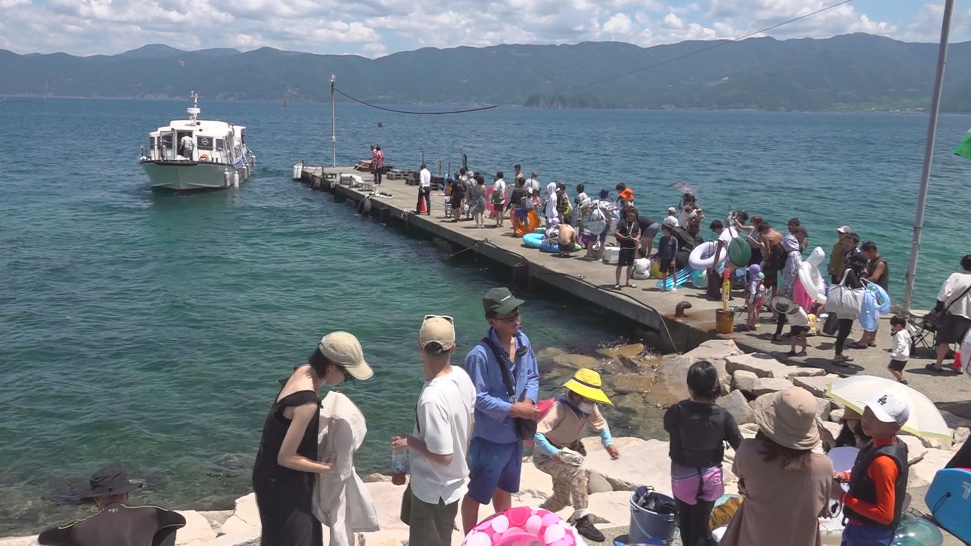 乗り場には長い列が