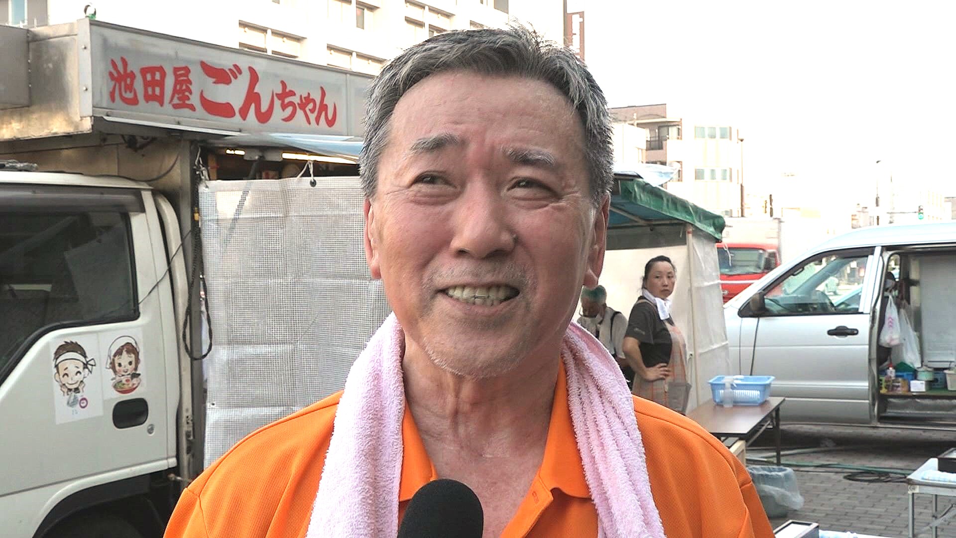 笑顔を見せる権八さん