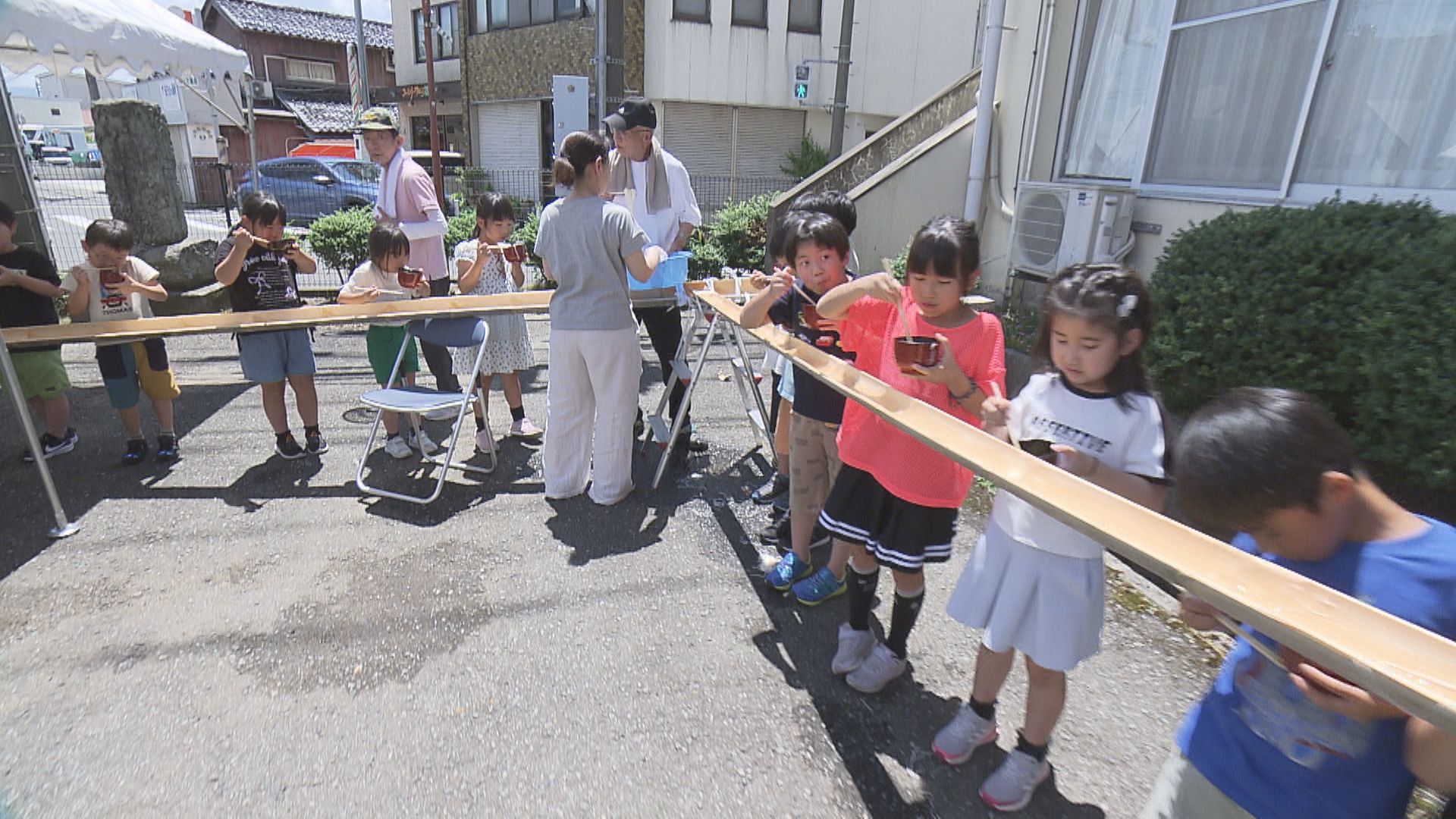 竹でつくられた20メートルのコース