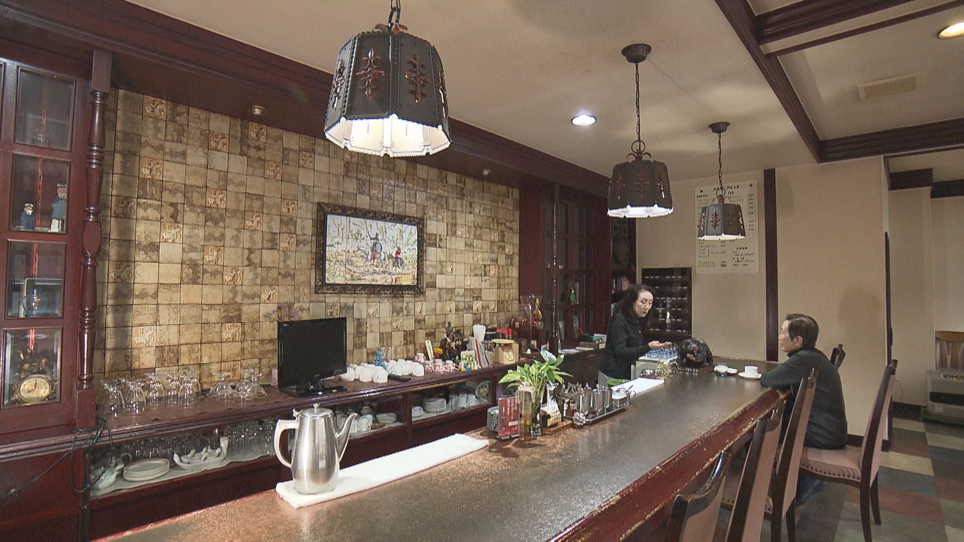 「珈琲ハウス 珈琲貴族」壁面はタイル