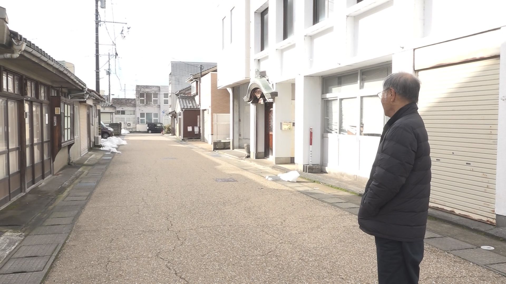 綱引き会場を眺める木下章会長