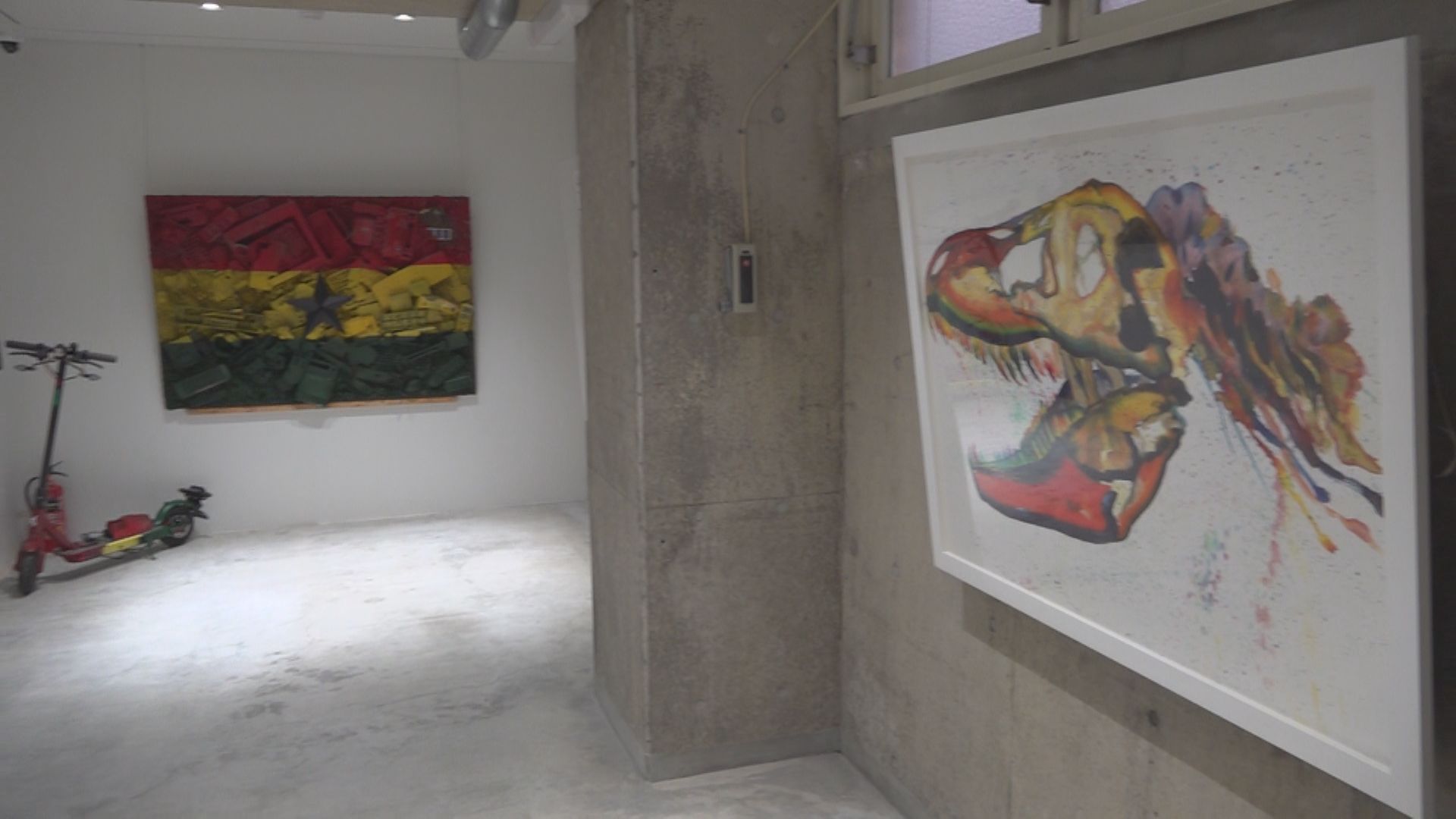 長坂真護さんの作品を展示