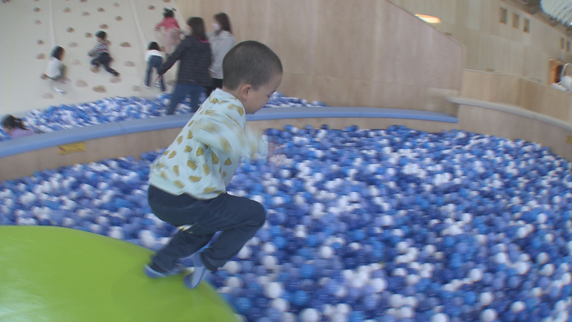 “雄島”から飛び込む子供