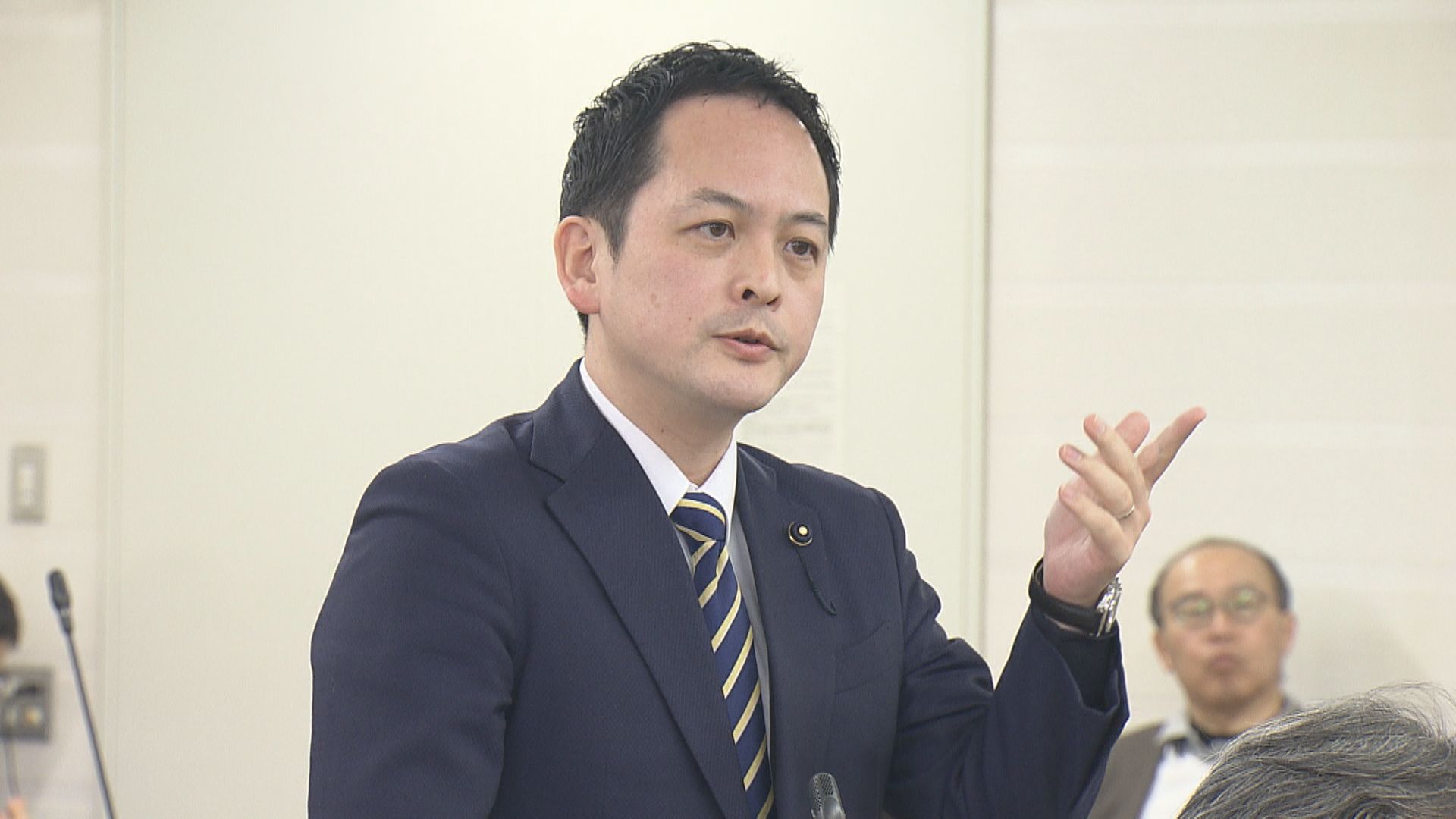 山浦県議