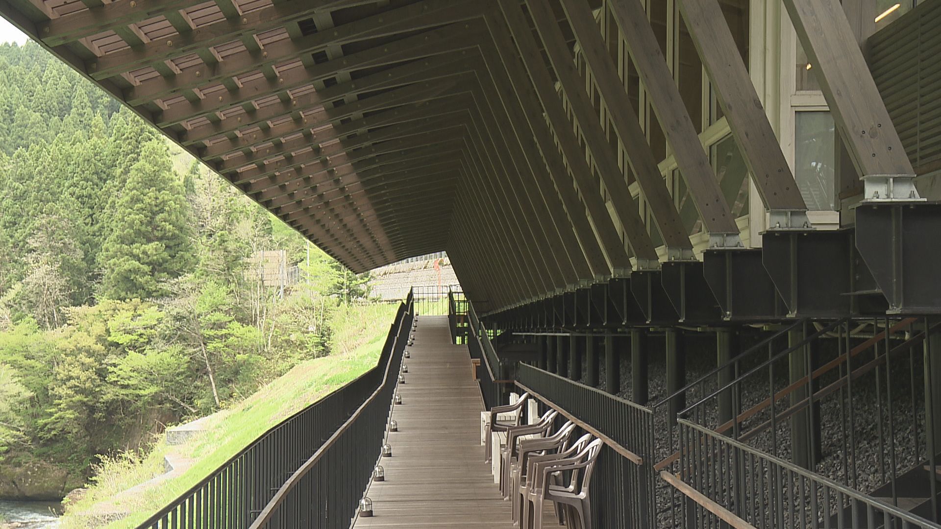 すぐ側に足羽川が流れるフォーシーズンズテラス