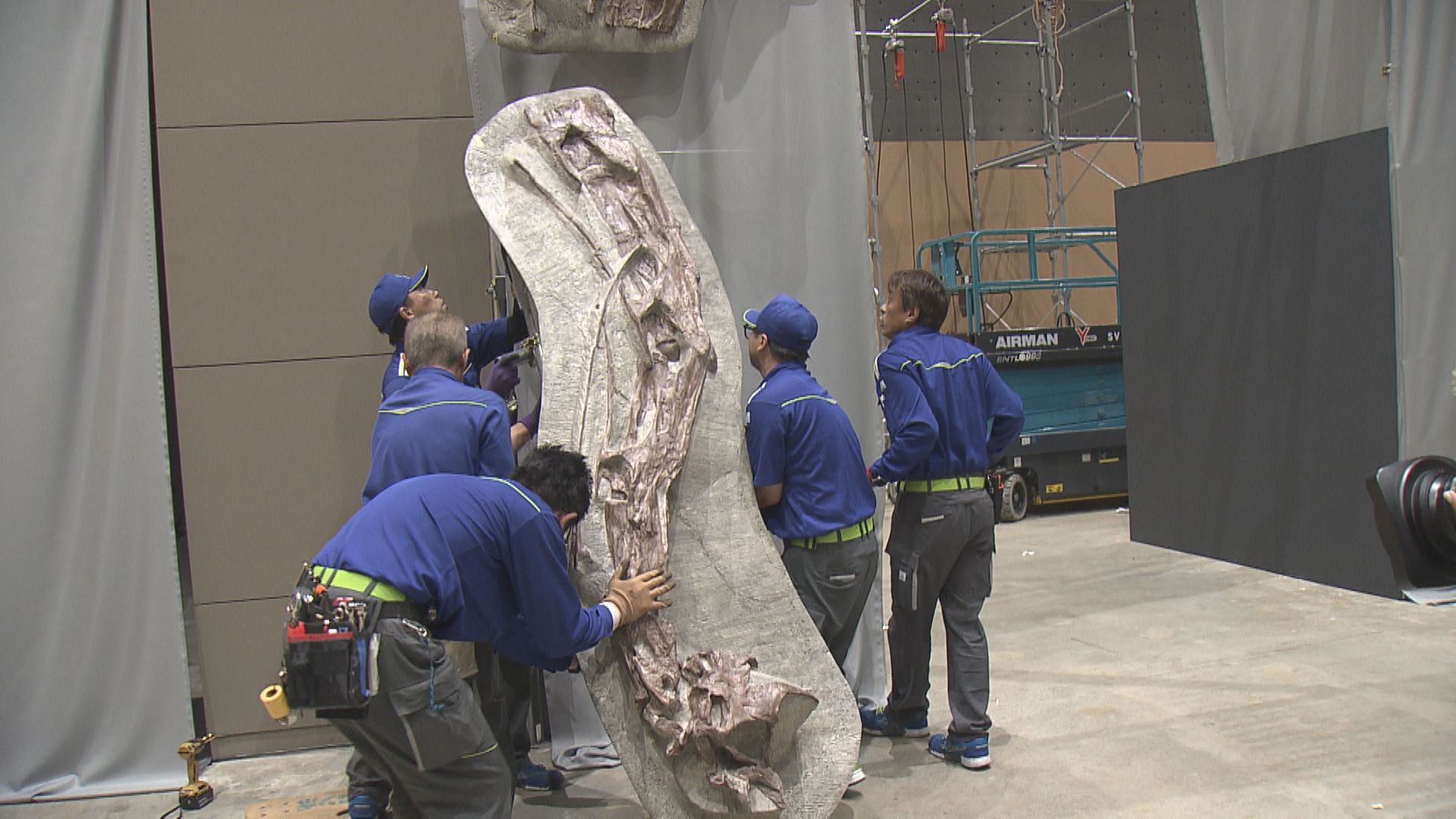 19日に公開された骨格の組み上げ作業